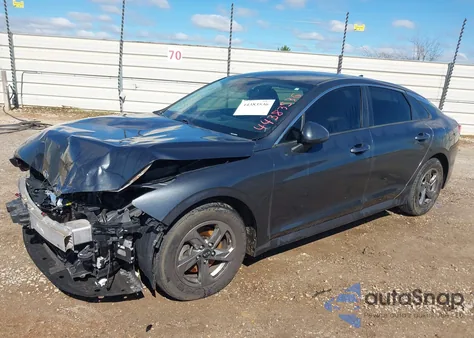 2021 Kia K5 Lxs z USA, uszkodzony, nr VIN 5XXG14J29MG067316